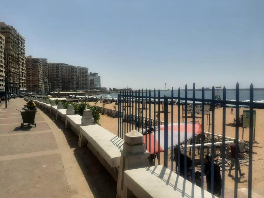 شقة الاحلام علي البحر مباشرتا Alexandria Exterior photo